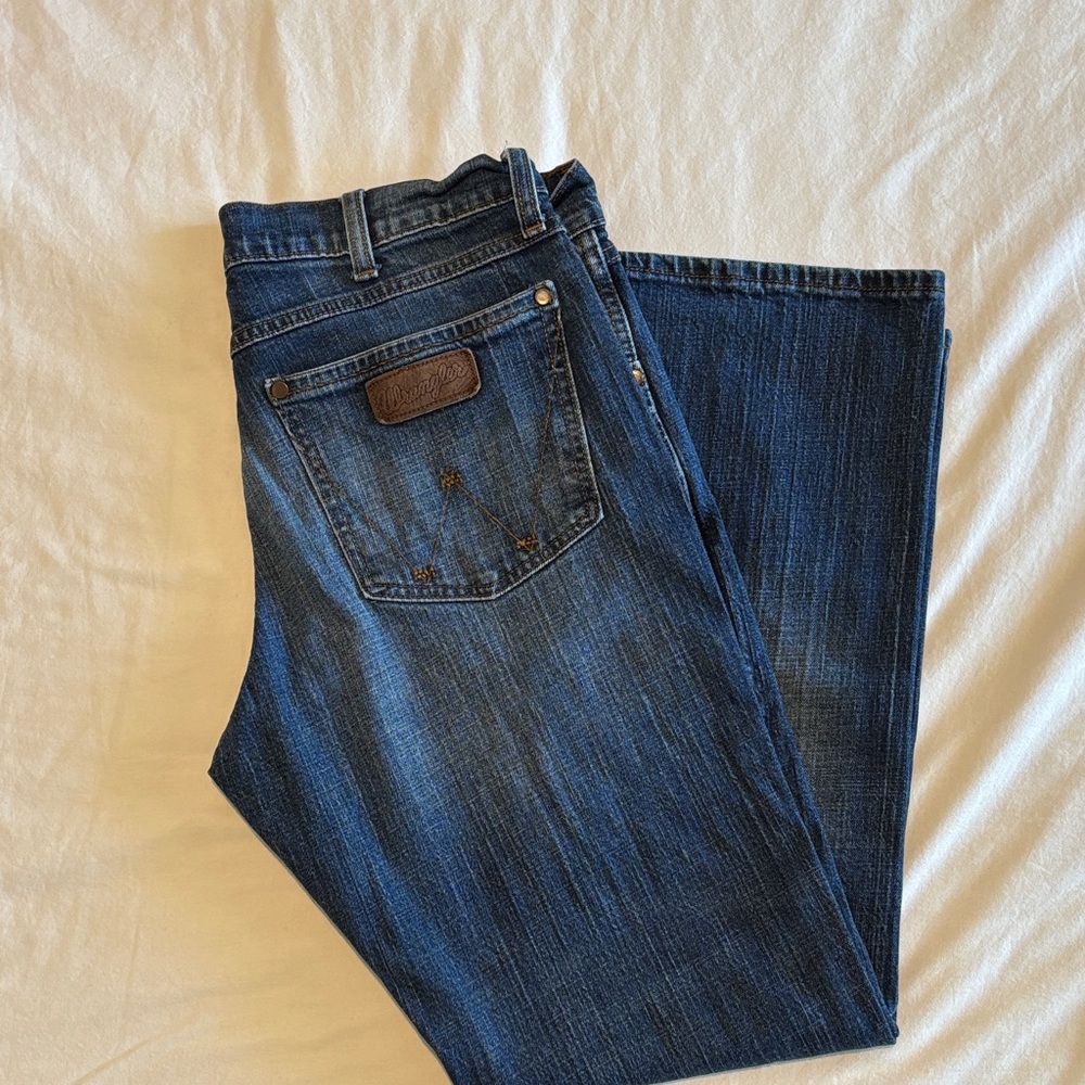 Men's Bootcut Jeans in Dark Blue Wash - Classic Denim